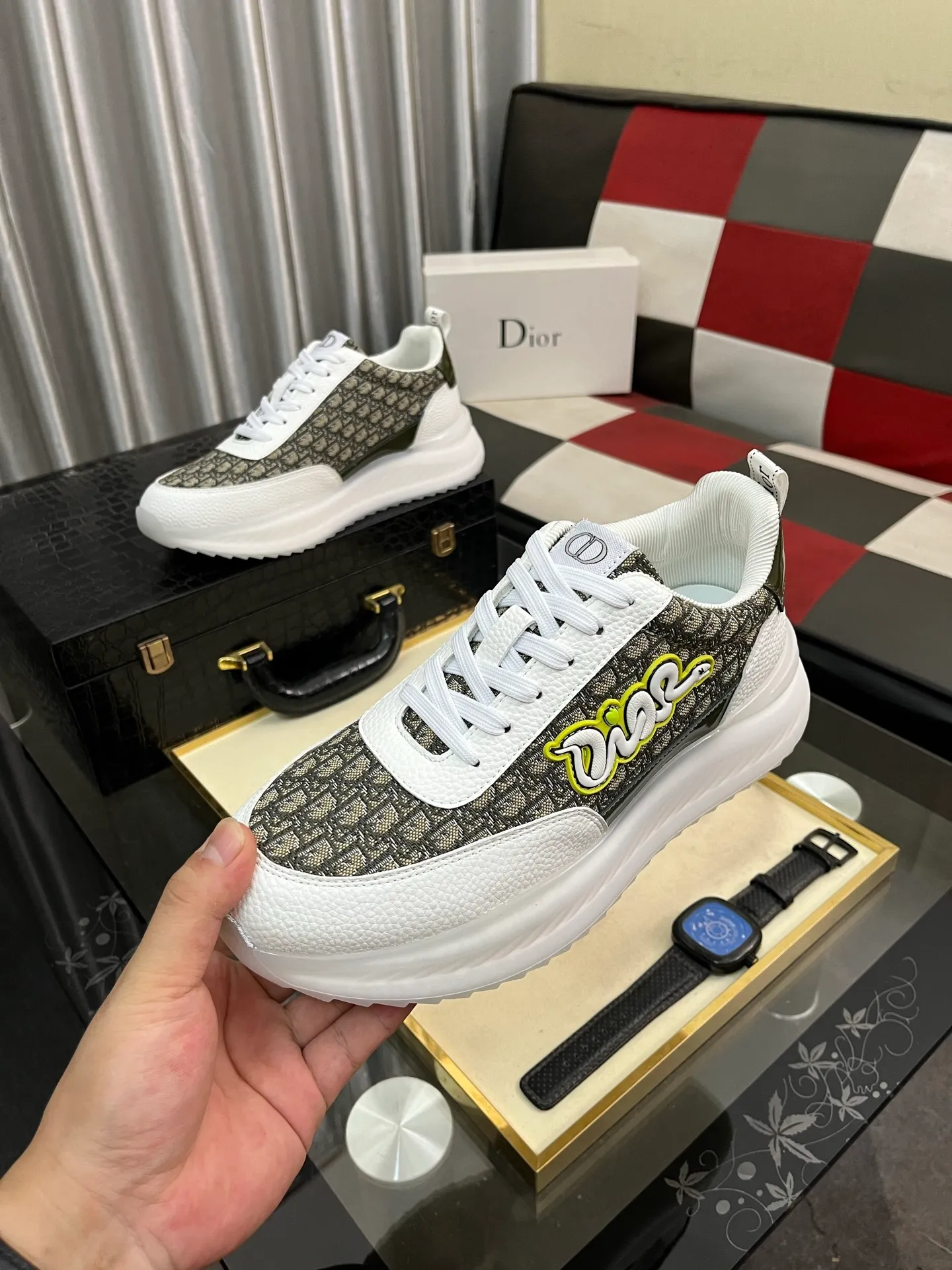 Men's Men's Shoes💰458⌚️⌚️Dior unique modern style sneakers. Counter purchasing 🏃casual leather shoes😍😍 original cowhide leather imported from Italy (refuses to discolor and grind feet) soles: original soles specially provided by the original factory, super cool😍 lace up and walk with wind👍 style design ⚠️ super comfortable and wear-resistant original soles. Just like shooting the real thing 🎬The real thing is better Code number: 38-445⃣️Colors available